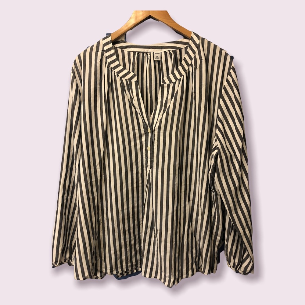 Size XXL Old Navy blue and white striped blouse